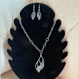 Elegant Silver Necklace and Earring Set